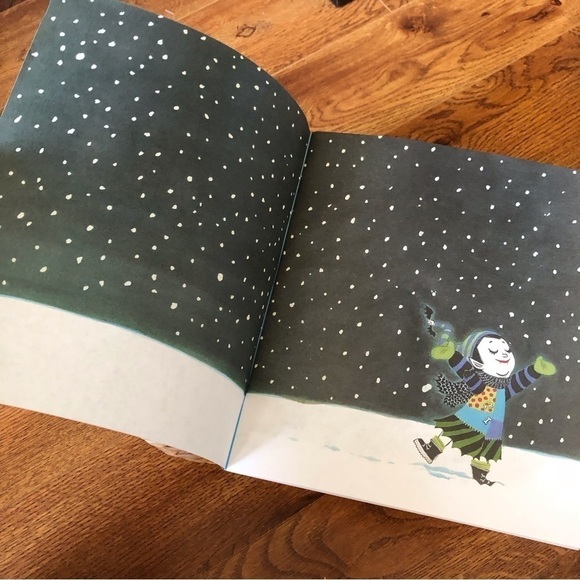 Children’s book: Vampirina in the Snow by: Anne Marie Pace paperback - Picture 2 of 5